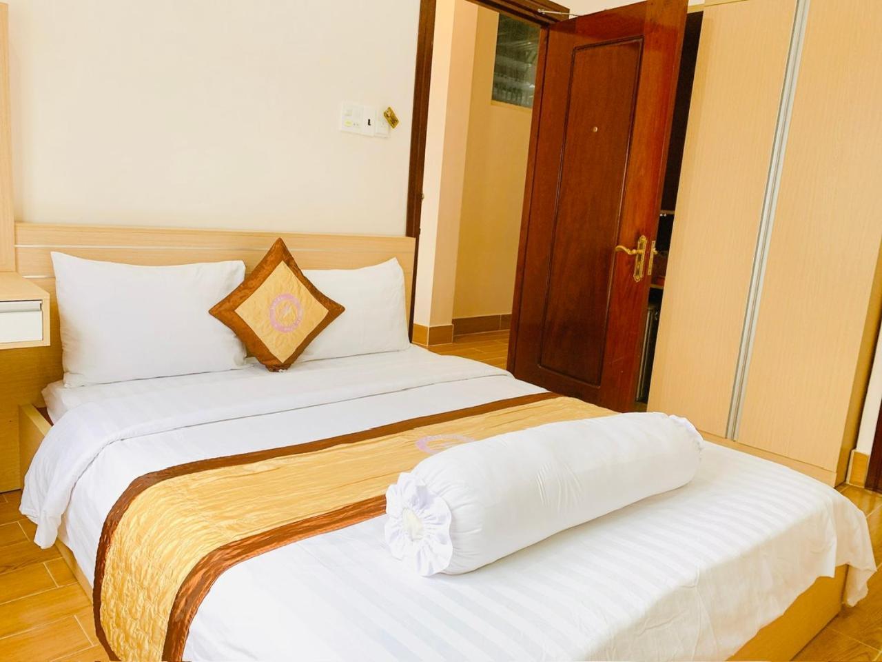 Phuc Hung Hotel Rạch Giá Eksteriør billede